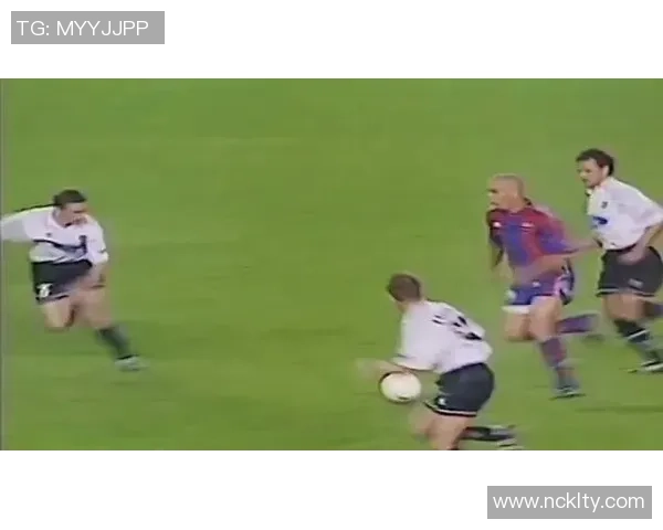 西甲精彩对决多特蒙德狂胜曼联帽子戏法点燃全场激情